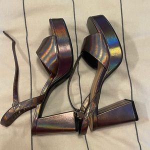 Metallic target heels!